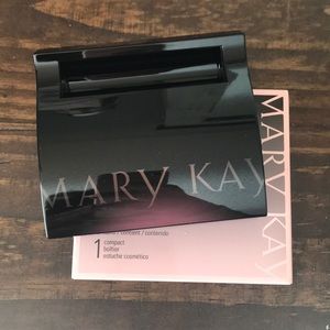 Mary Kay Compact - Discontinued